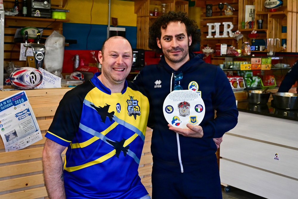 Imagem relacionada à notícia: A equipe Aviano hospeda a primeira Taça de Rugby USAFE