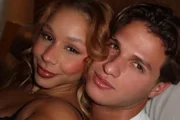 Flavia Saraiva e Felipe Carneiro posam juntos para as redes sociais