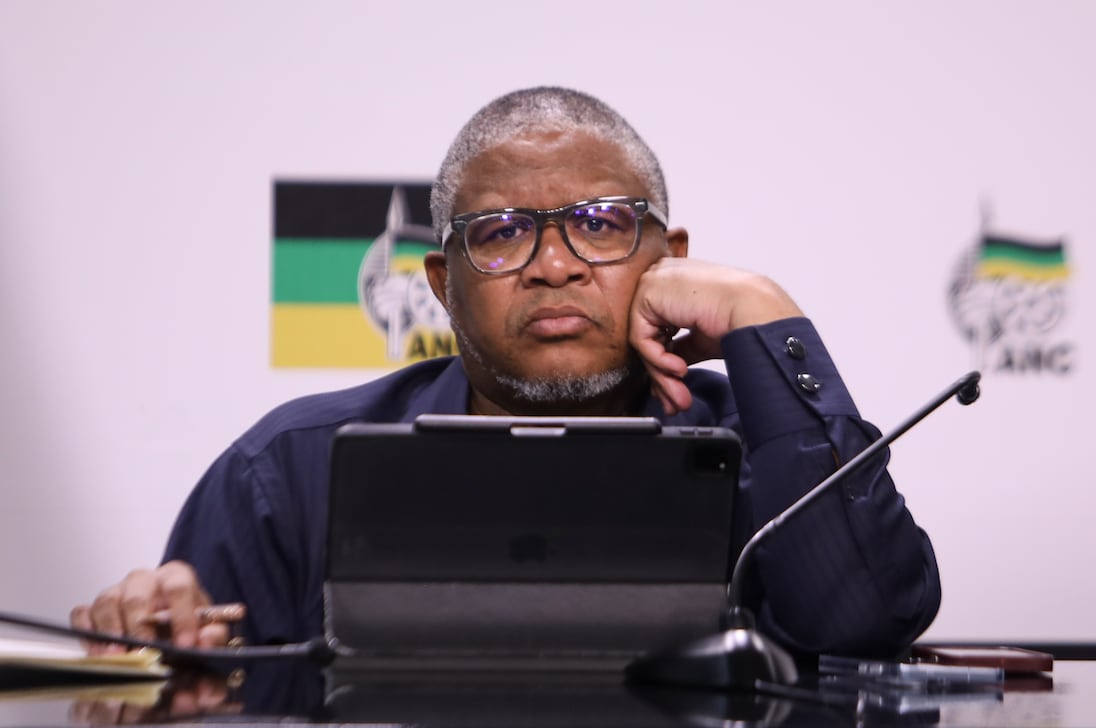 Chikane refuta alegações de litígio sobre o esquecimento no IEC