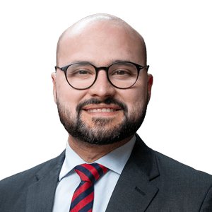 Flávio quer escalar padre para direito de resposta sobre Nossa Senhora