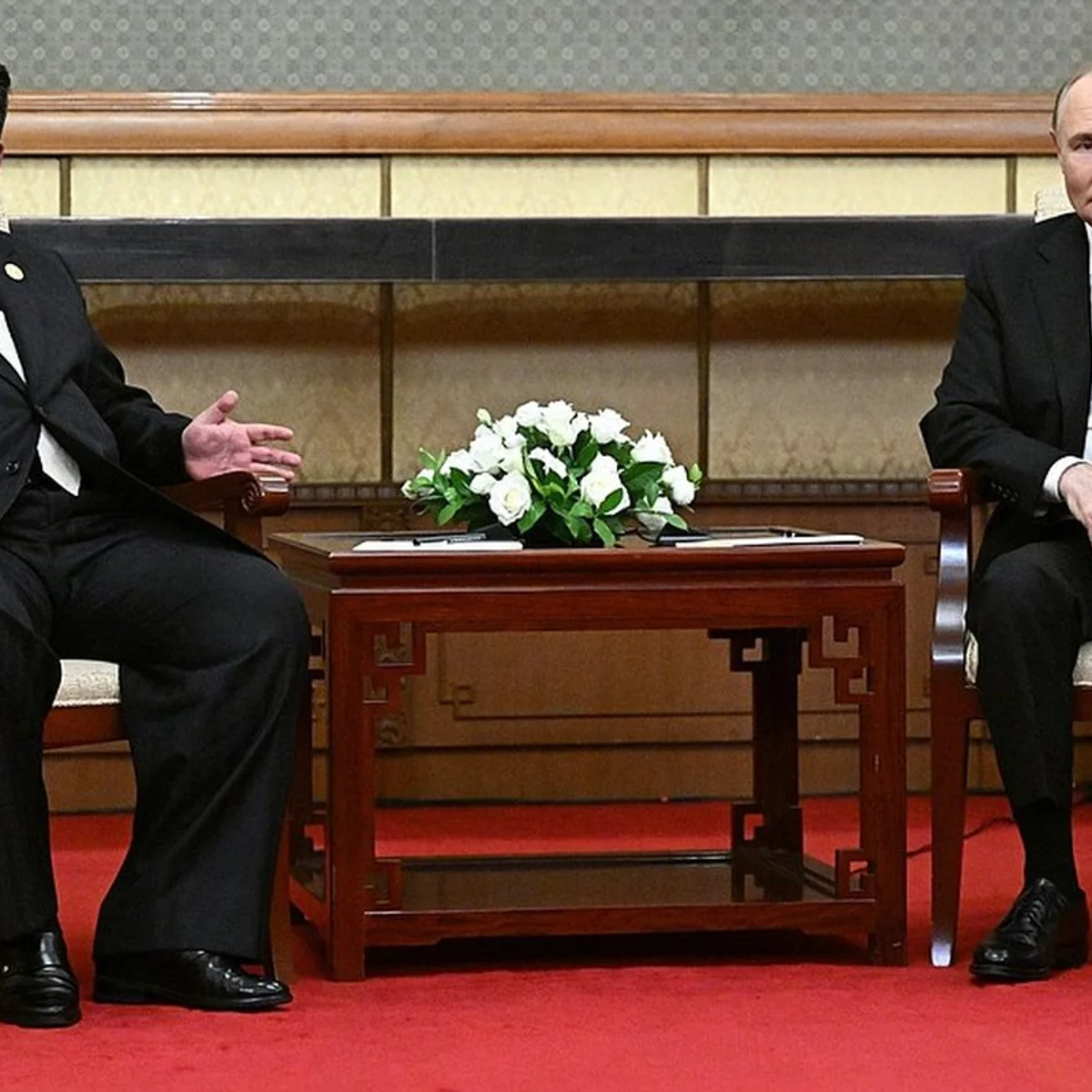 Zelensky diz que Kim Jong-un enviará mais de 10 mil soldados para a Rússia