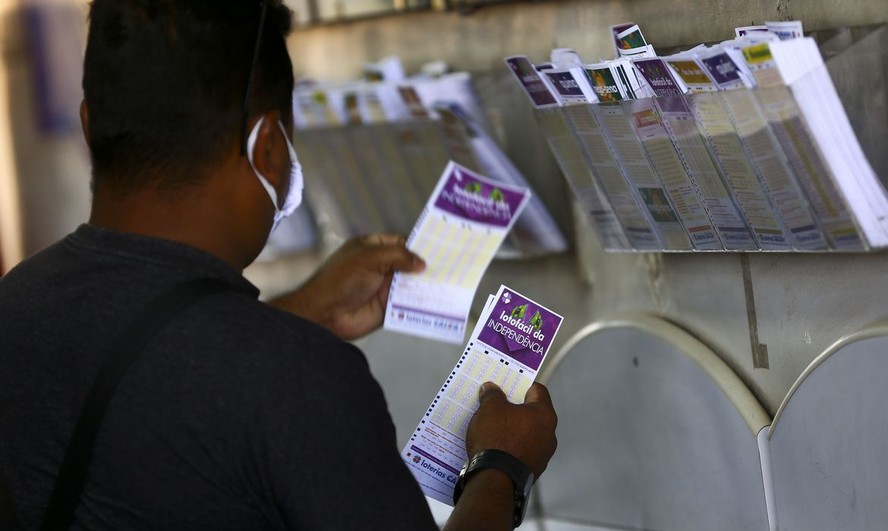 Lotofácil da Independência sorteia prêmio de R$ 300 milhões hoje; veja como e até que horas apostar