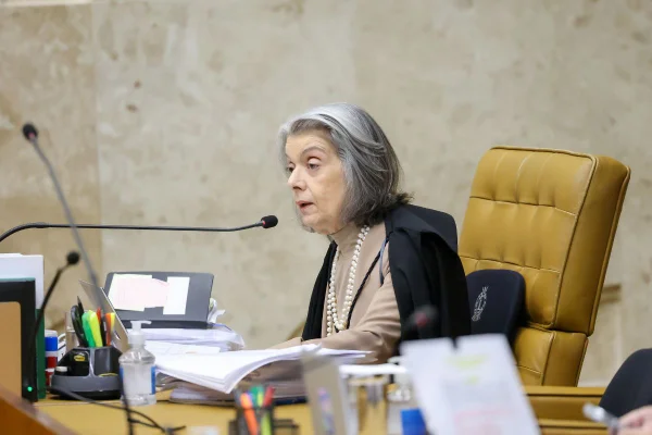 Gilmar diverge de Cármen e Fux em julgamento da Lei da Ficha Limpa