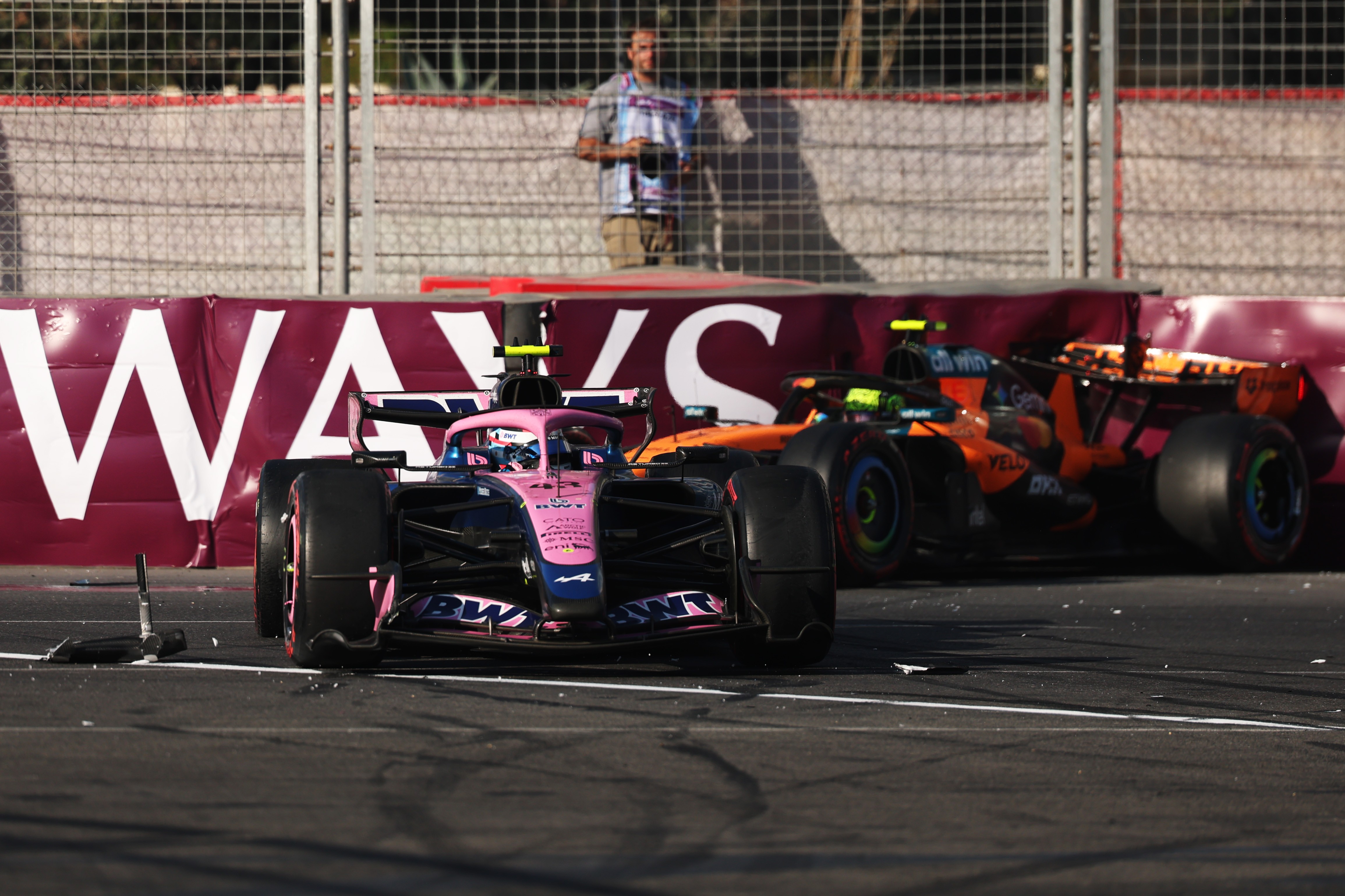 Norris pede suspensão de Colapinto por batida em relargada no Azerbaijão