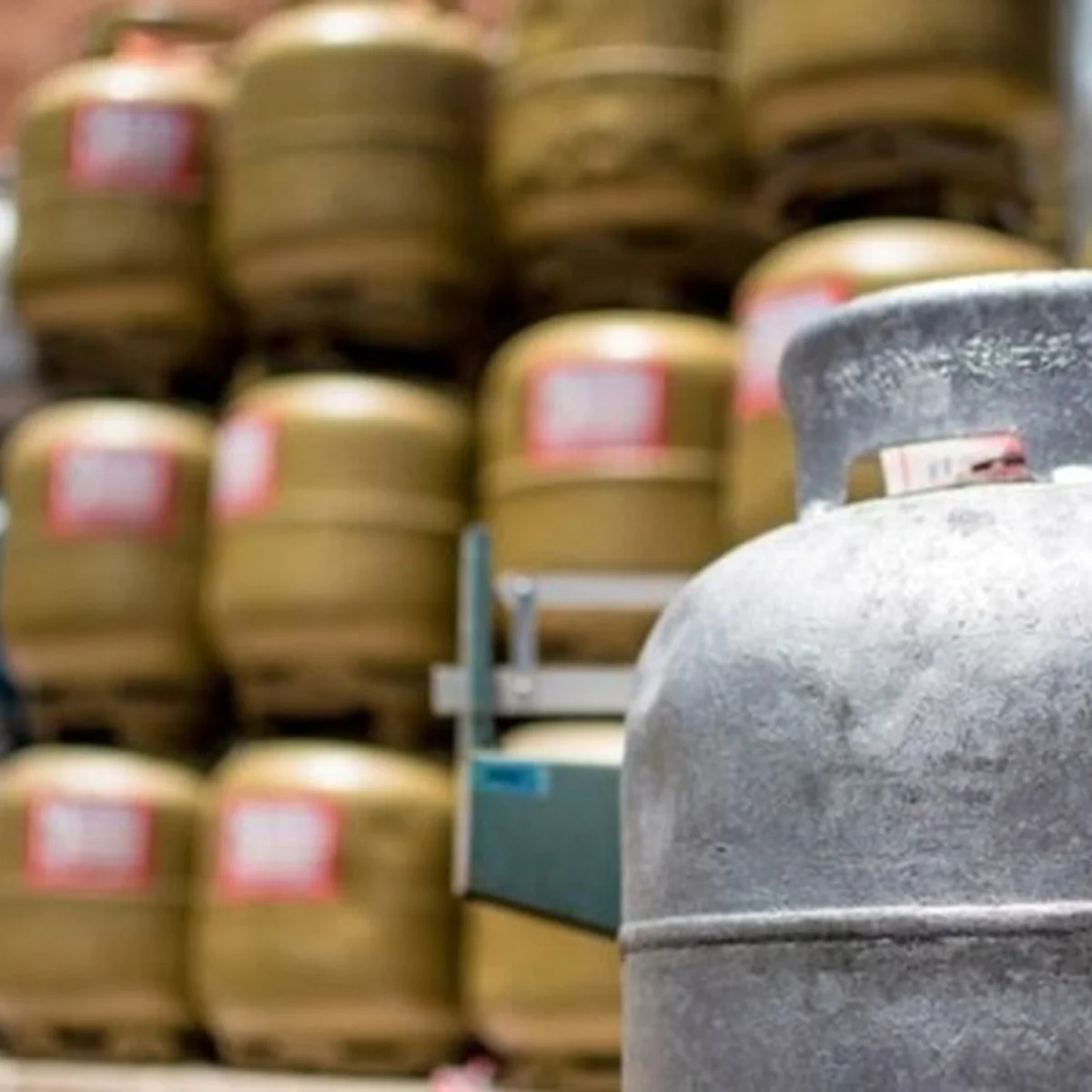 Gás de cozinha fica mais caro em BH e região; botijão chega a R$ 159