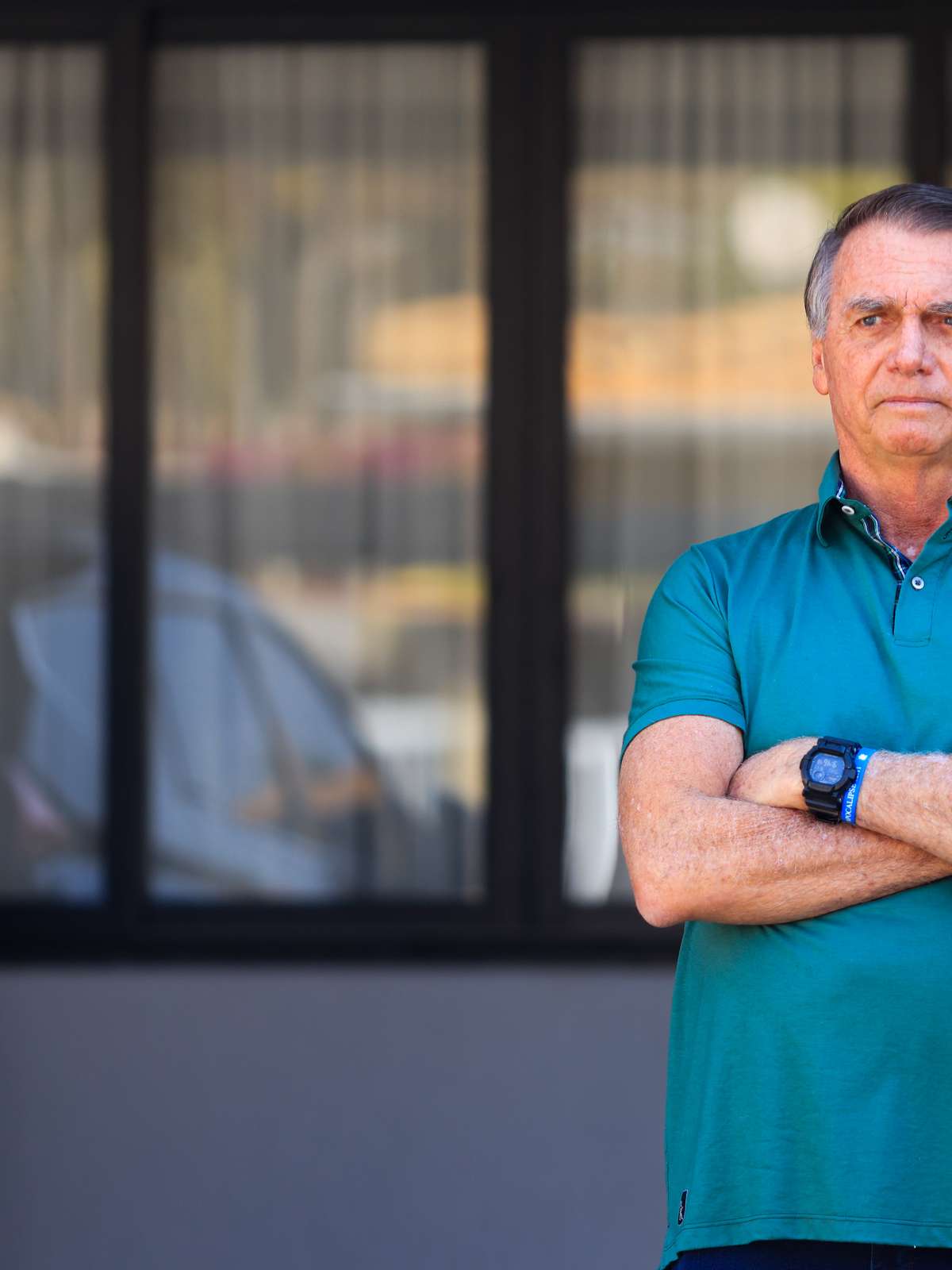 Bolsonaro desiste de suspender pena por trama golpista 2h após recorrer a Nunes Marques