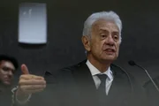 Imagem da matéria: Pai de jovem morto diz que ex-deputado Carlos Xavier ameaçou filho