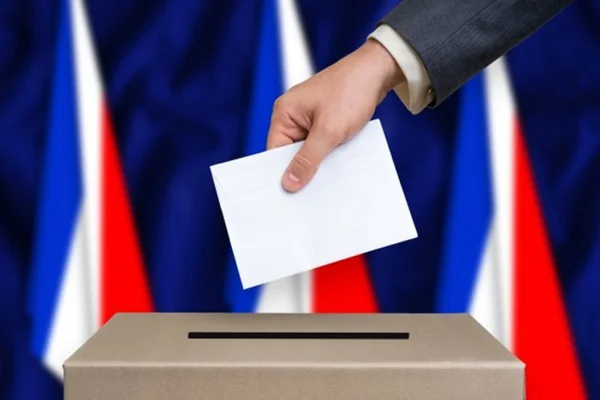 Extrema direita avança no Senado da França com recorde de cadeiras
