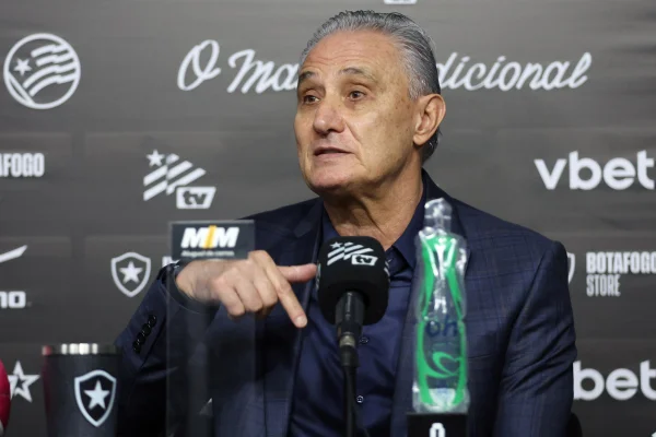 Tite é apresentando no Botafogo e diz estar readaptado ao futebol de clubes