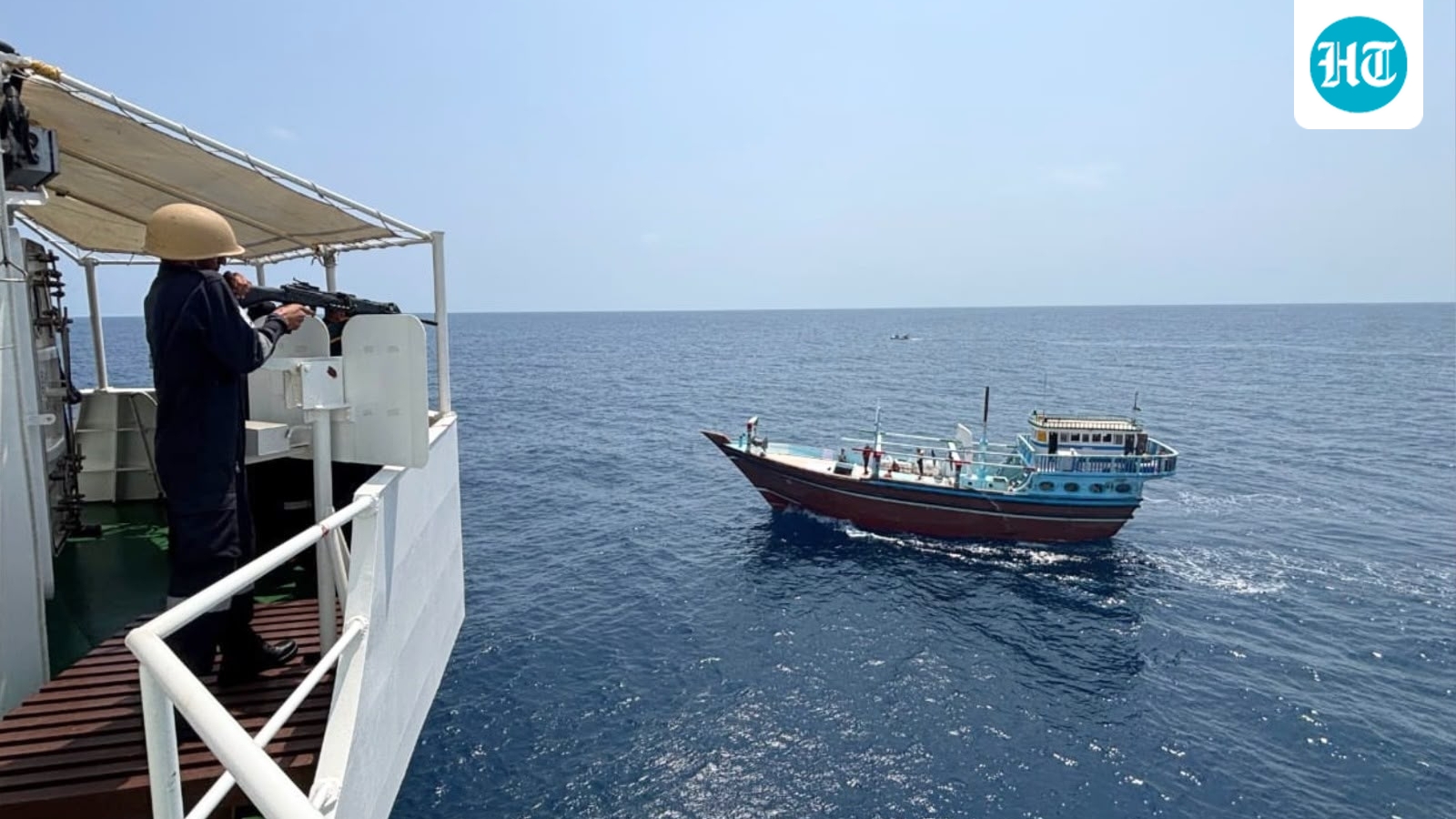 Barco iraniano, tripulação paquistanesa detida com drogas no valor de ₹3.000 crore enquanto a guarda costeira desmantela tentativa de contrabando