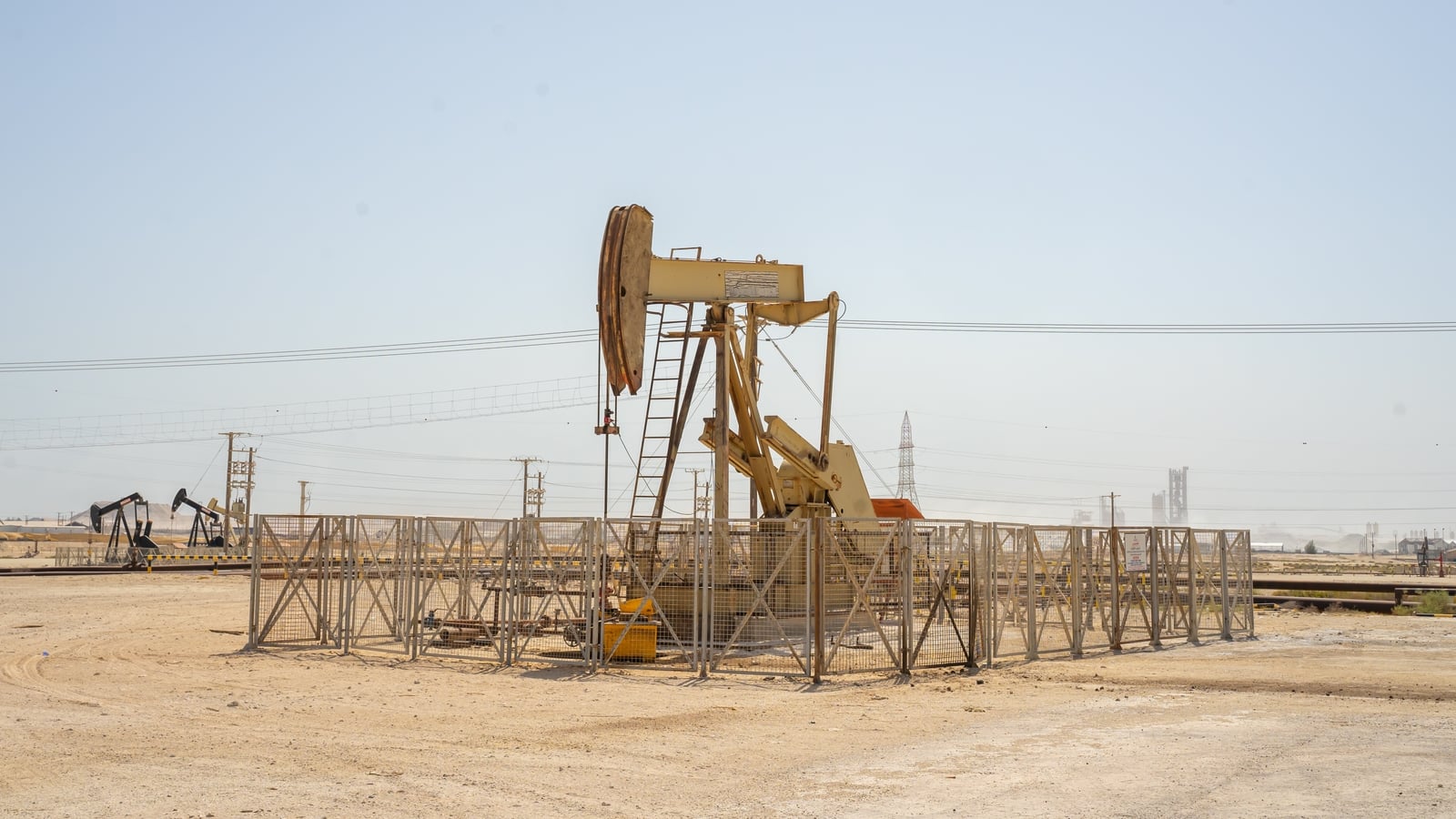 Os preços do petróleo caem enquanto os mercados aguardam um acordo entre Irã e EUA