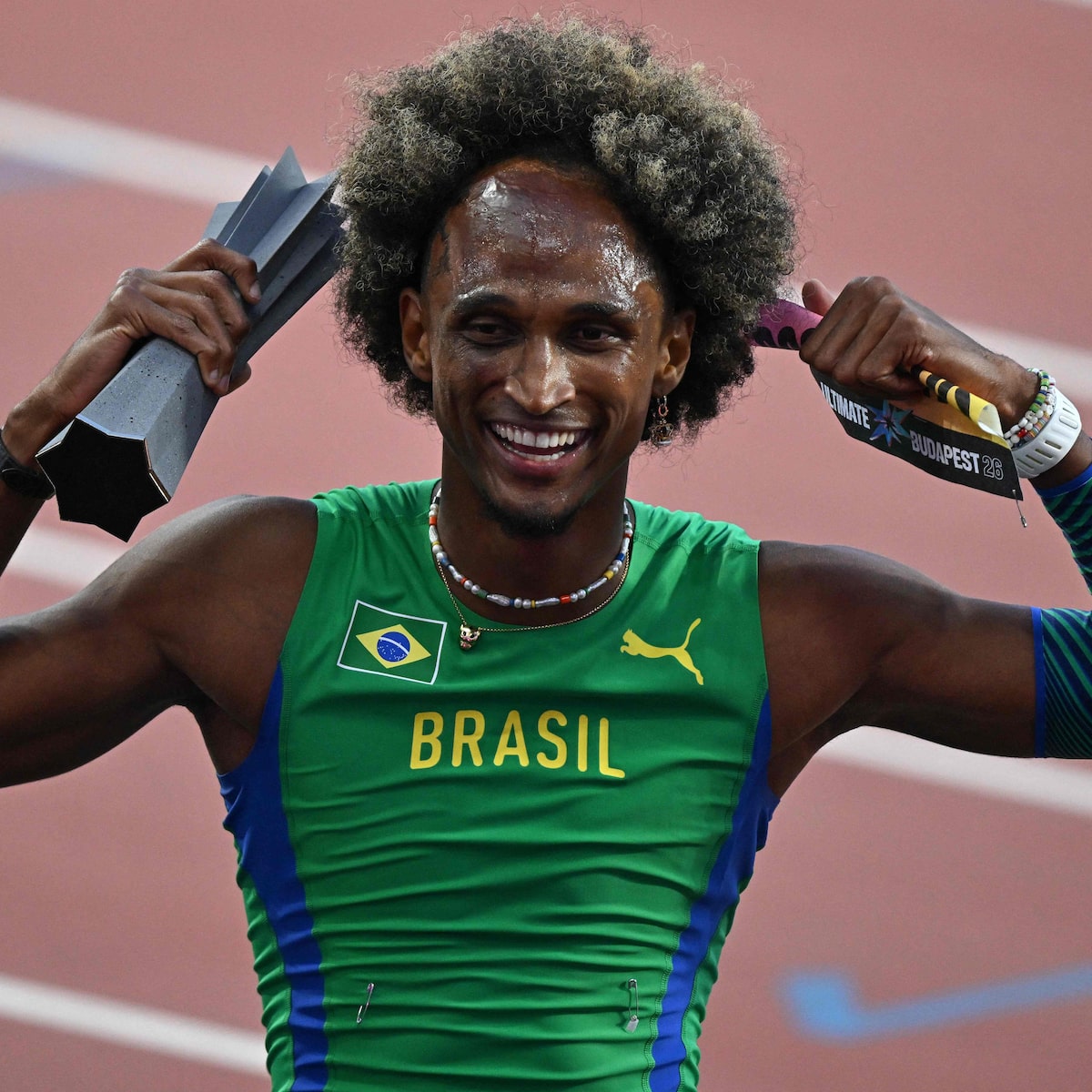 Alison dos Santos vence mundial de atletismo em Budapeste e amplia hegemonia na temporada