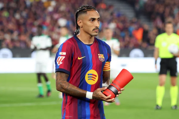 Raphinha supera início mais goleador da carreira de Messi