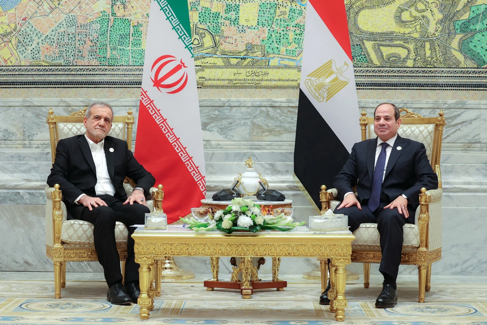 Egypt’s president urges Iran to de-escalate regional conflict, halt attacks on Arab states