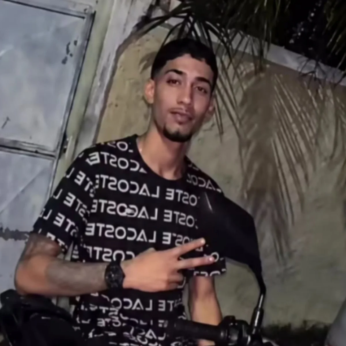 Pizzaiolo é atingido com tiro na cabeça durante abordagem policial no Rio