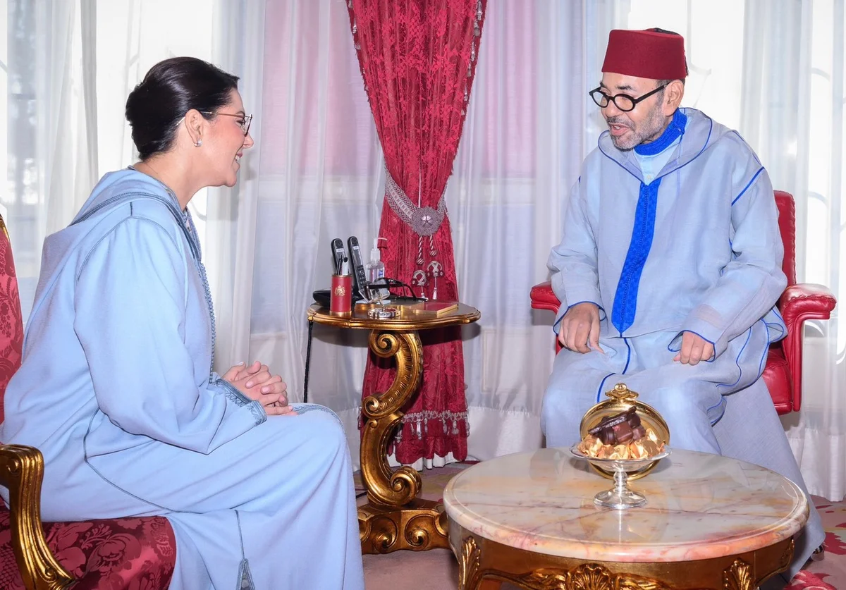 Imagem colorida mostra nova primeira-ministra do Marrocos - Metrópoles