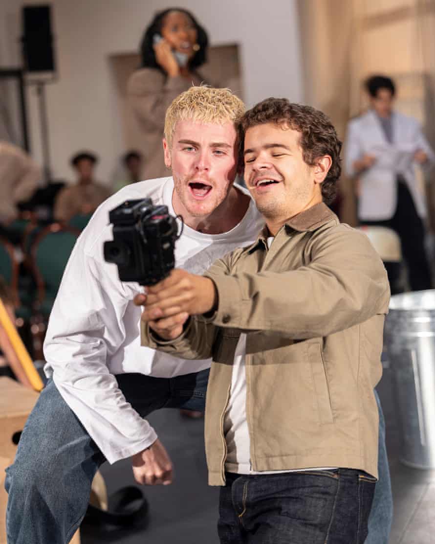 'Stranger Things era um trem do qual não se pode pular': Gaten Matarazzo sobre seu retorno ao palco