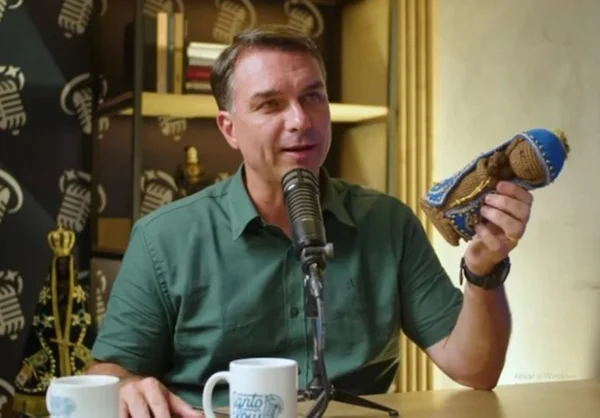 Nossa Senhora: para conter crise, Flávio diz respeitar todas as religiões
