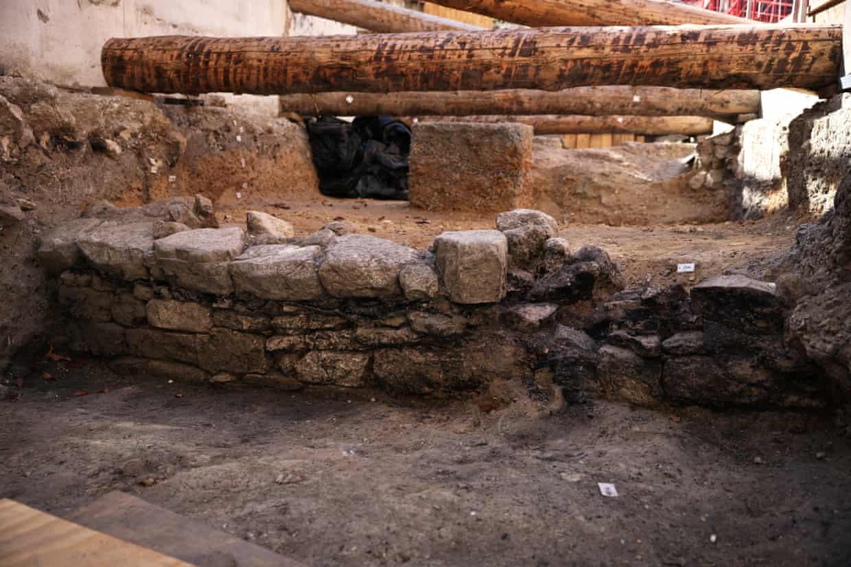 Parede antiga encontrada sob Paris poderia confirmar o local da primeira colônia