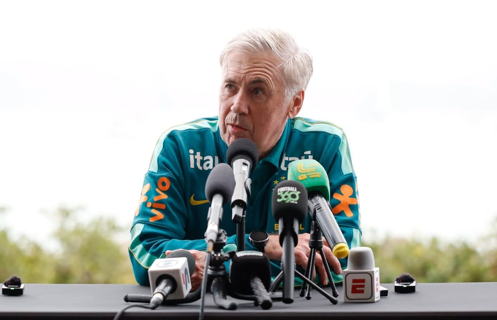 Ancelotti quer impor sua ideia básica, que fracassou nos Estados Unidos. Sem meias talentosos, o Brasil será uma equipe aguda, de ligação direta. Mas a formação deixa o time aberto demais Reprodução/CBF