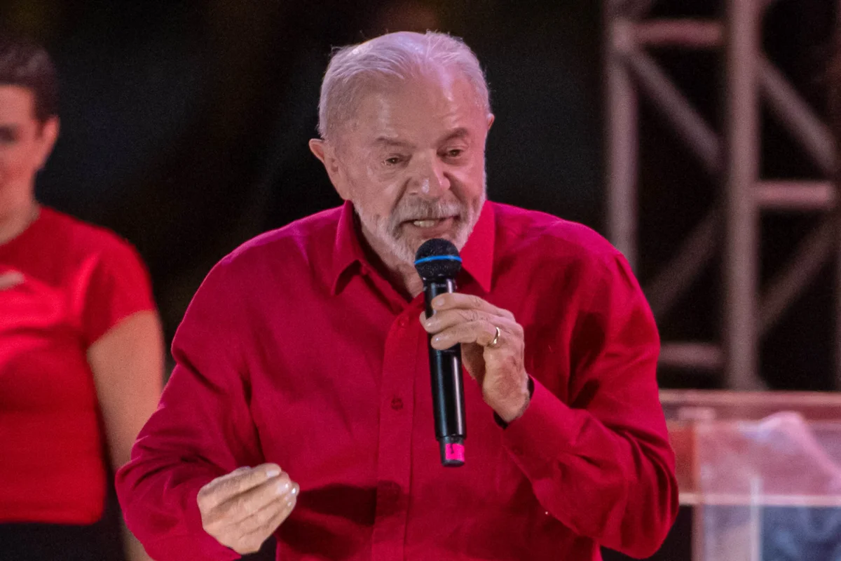 "Nos melhores momentos da história do futebol não existiam bets", diz Lula