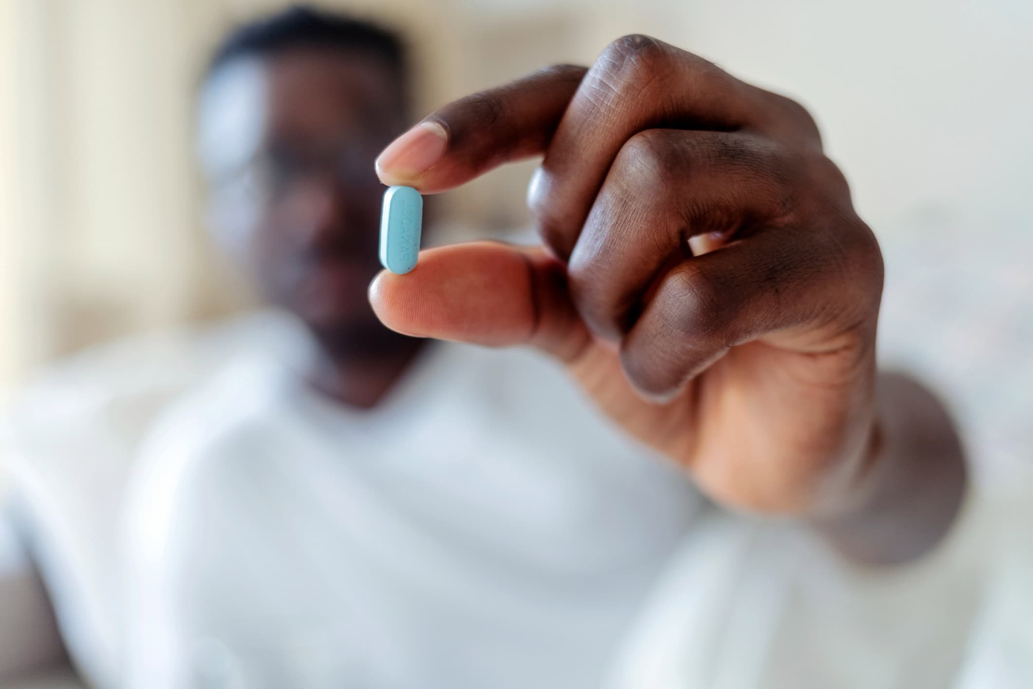Cientistas criam bateria de papel que pode ser engolida para alimentar dispositivos médicos dentro do organismo
