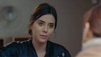 Em Iludida, Selçuk denuncia Asya por negligência e coloca carreira da médica em risco