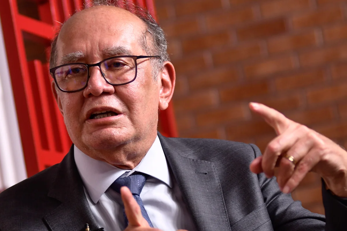 Gilmar Mendes, Ministro do Supremo Tribunal Federal (STF), é entrevistado pelo colunista Paulo Cappelli e a repórter Manoela Alcântara no estúdio Metrópoles