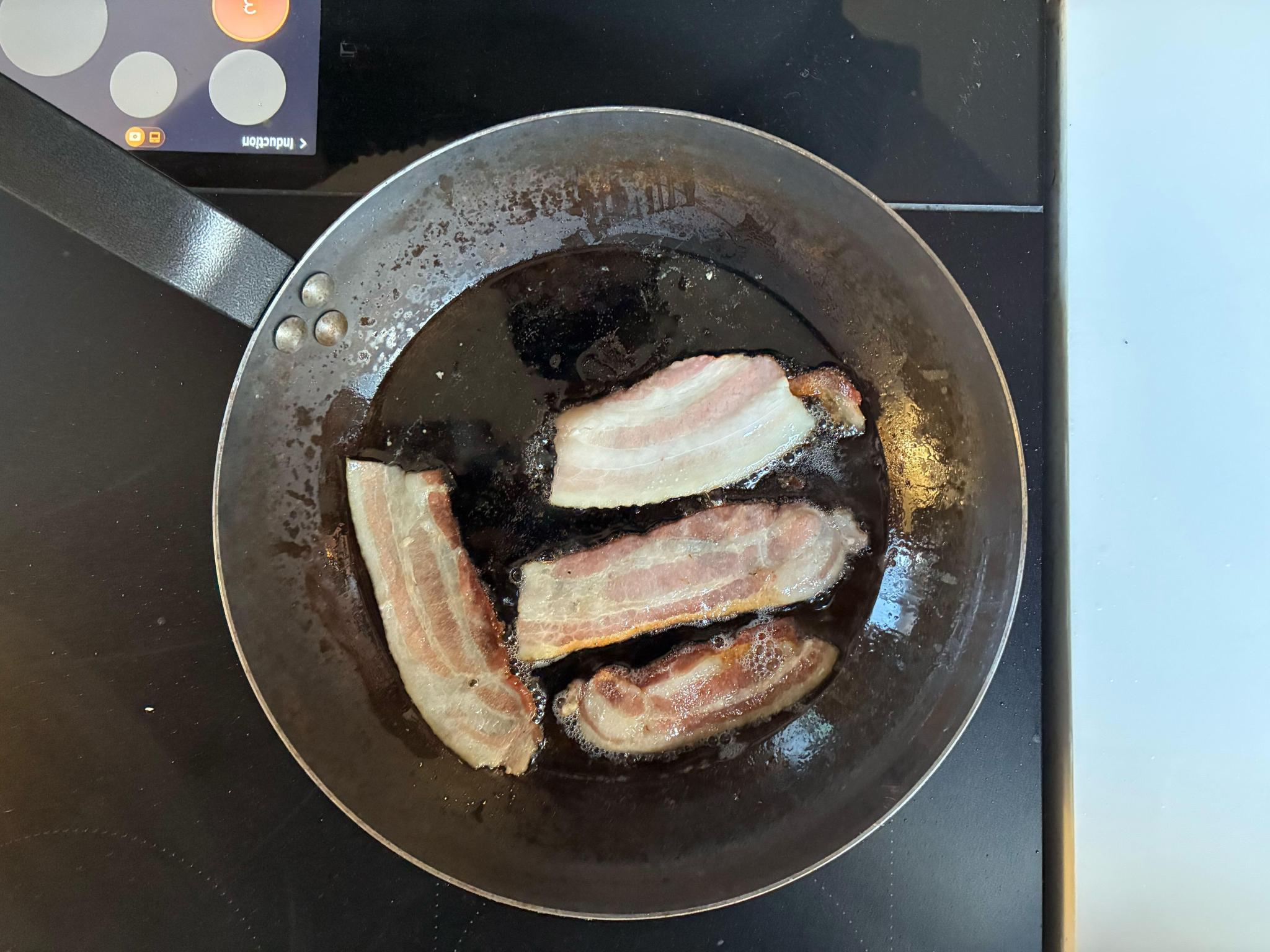 Depois de uma única porção de bacon no air fryer, parei de usar minha frigideira