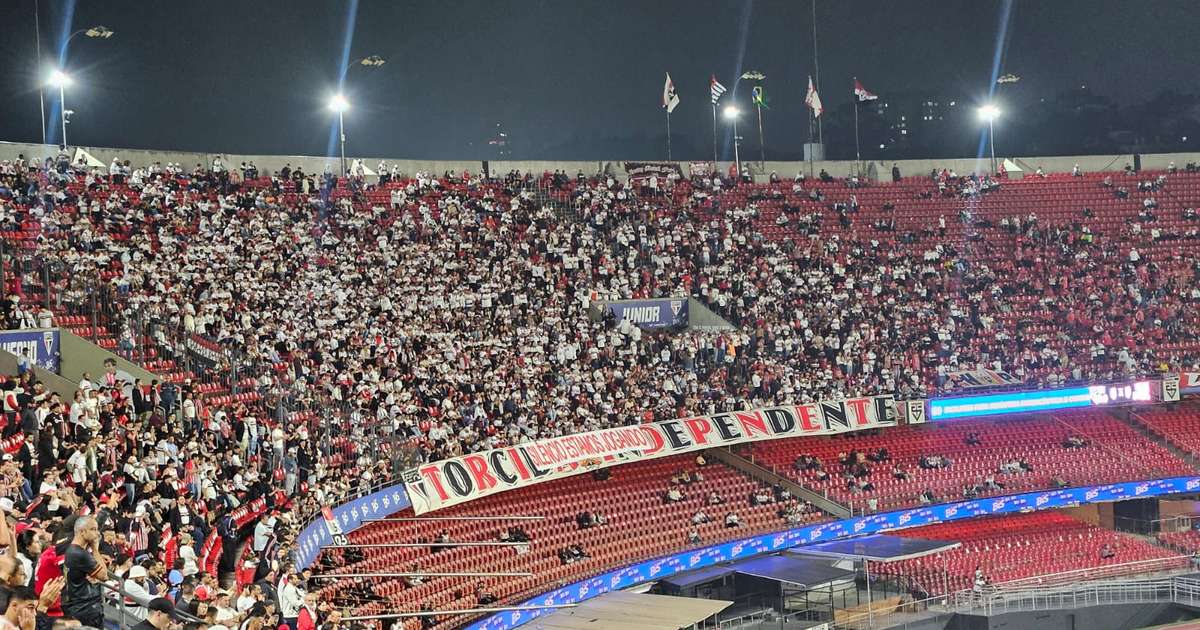 Organizada do São Paulo faz protesto de 15 minutos no Morumbis e fica em silêncio durante gol de Calleri
