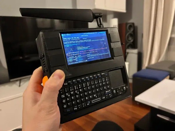 Menina ressuscita PC da Xuxa e transforma em computador com Linux