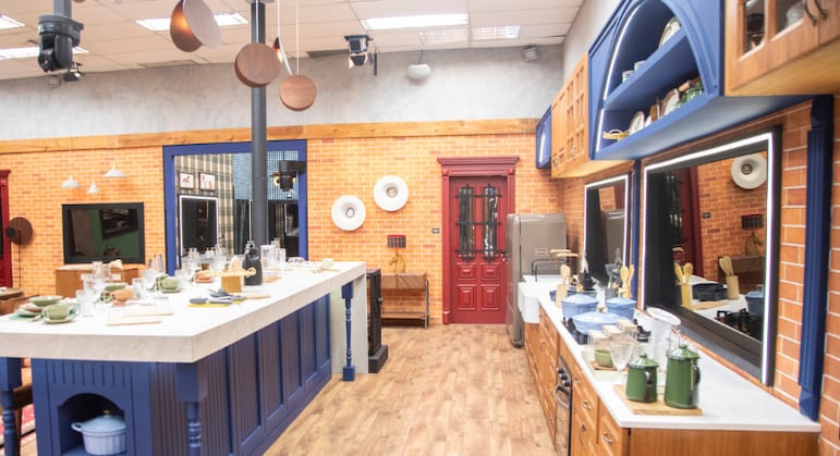 O que esperar do look de Adriane Galisteu para a estreia de A Fazenda 18?