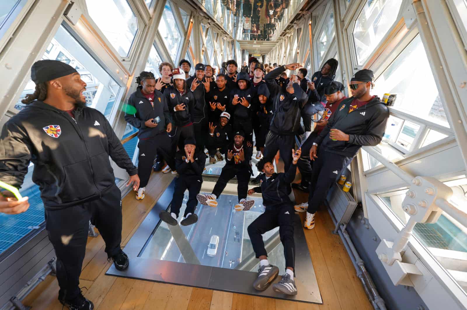 'Está prestes a ir para o mundo': futebol americano universitário americano faz estrondo no Wembley – um ensaio fotográfico