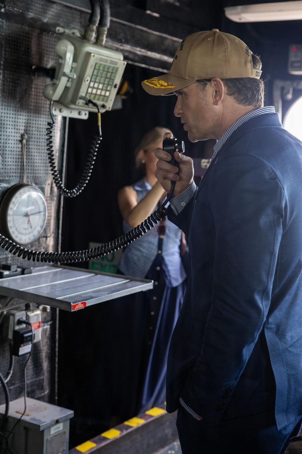 Imagem relacionada à notícia: Secretário de Guerra visita USS Gridley (DDG) 101 )