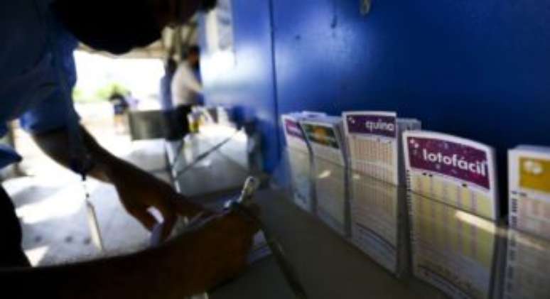 Lotofácil da Independência sorteia prêmio de R$ 300 milhões nesta terça-feira; veja como apostar e horário limite