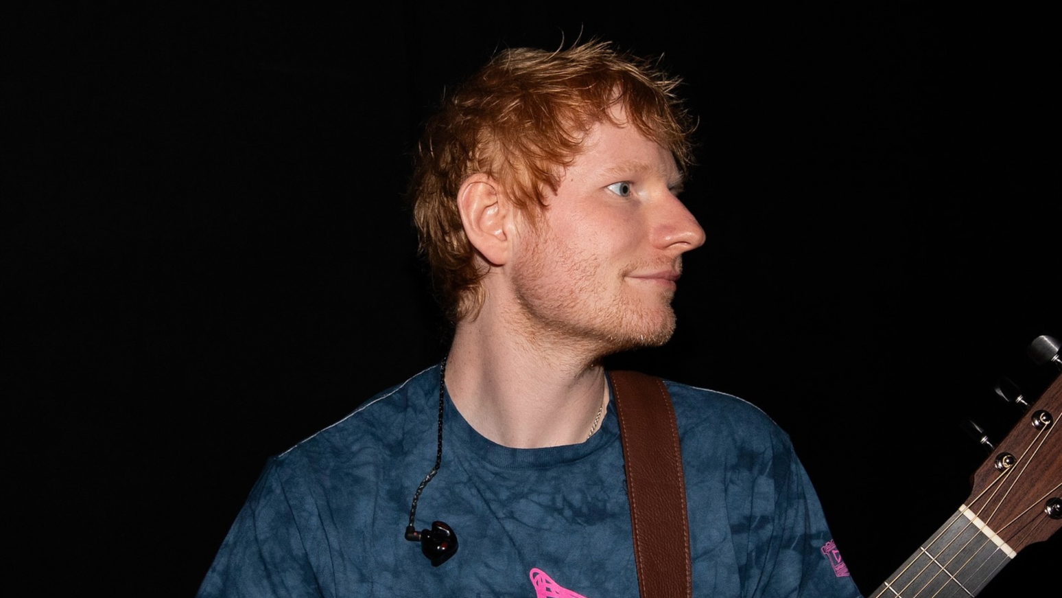 Ed Sheeran enfrenta maior pol&ecirc;mica da carreira