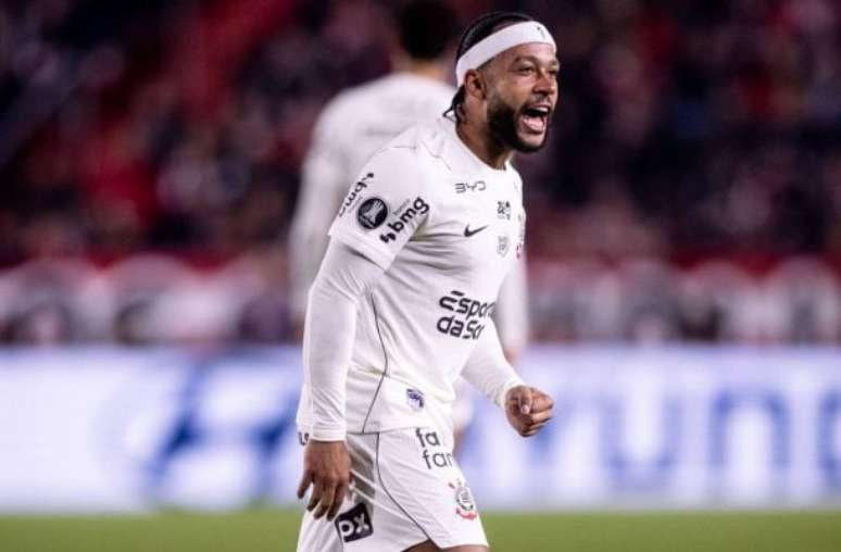 Em jogo do ano para o Corinthians, Depay e estádio têm "prova de fogo"