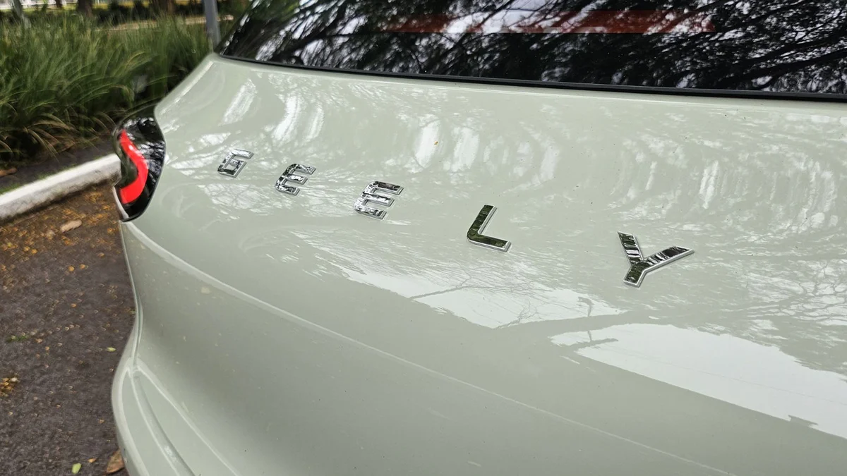Imagem da matéria: Economia? Por que alguns carros chineses não têm limpador traseiro?