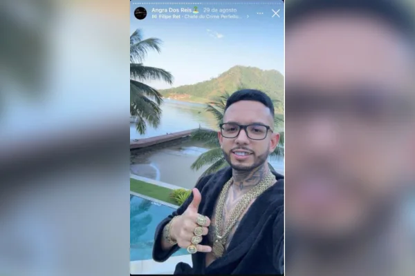 Influenciador é preso com arma de PF, BMW e distintivos falsos no Rio