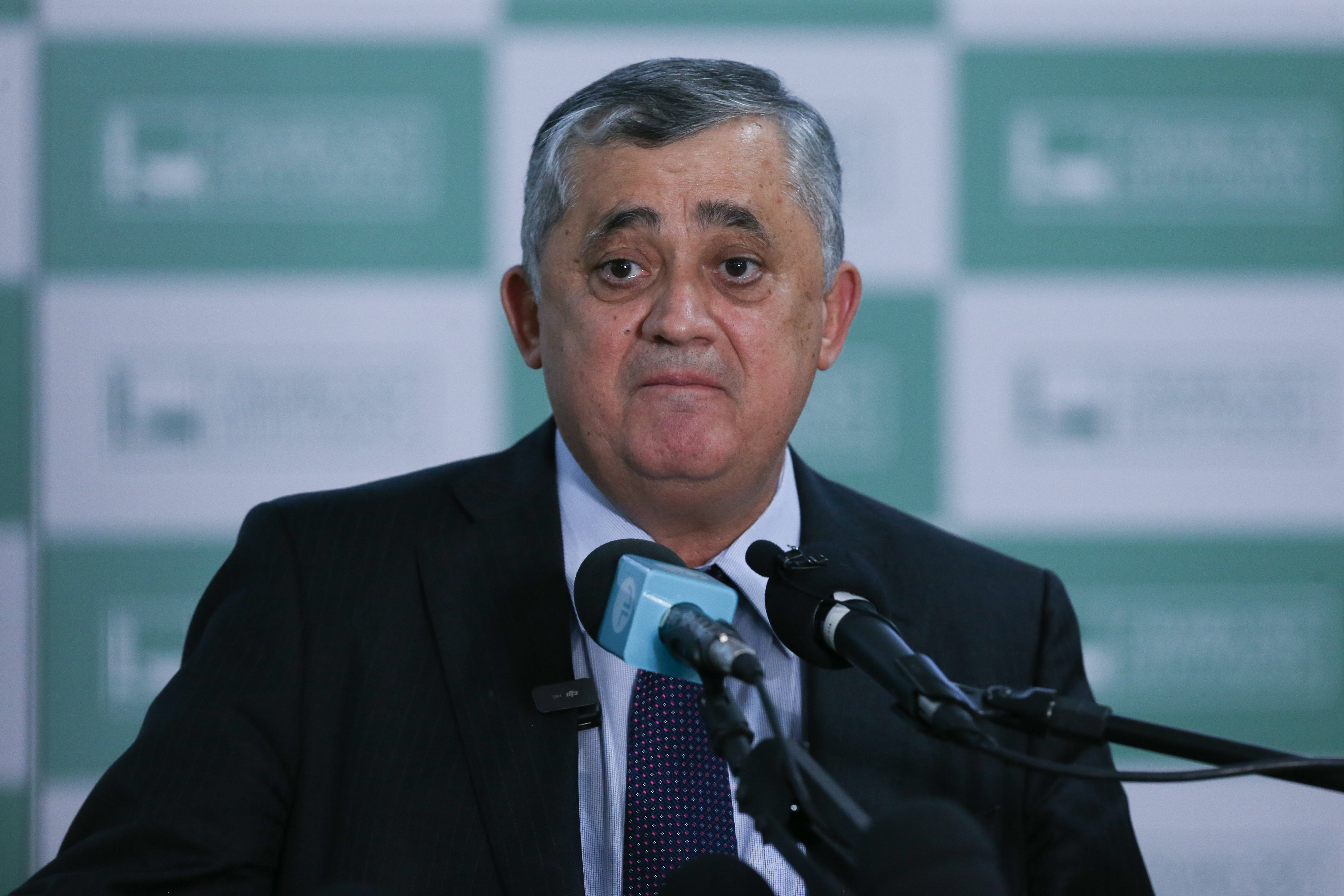 Lula está disposto a ir a todos os debates e mira desconstrução da imagem de Flávio, diz ministro