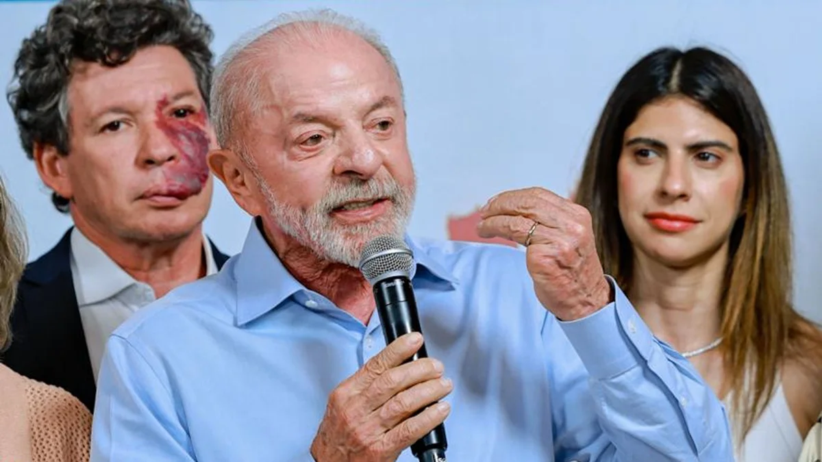 Lula diz que Flávio quer acabar com o Bolsa Família e resgata críticas