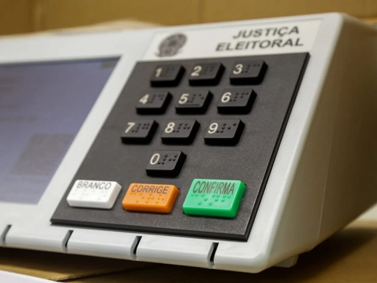 Eleitor que colou teclas 1 e 3 de urna eletrônica é identificado no MS