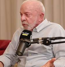 Lula no podcast Flow: críticas à Globo pelo formato do debate e por supostamente privilegiar outro candidato Foto: Reprodução