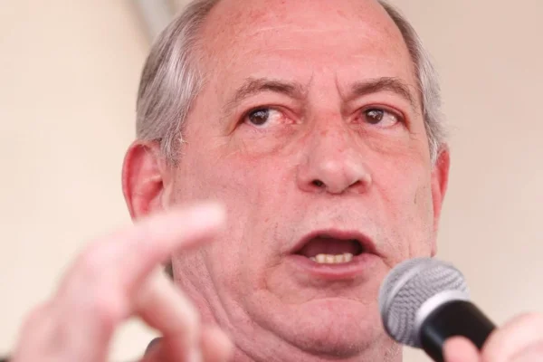 Ciro Gomes minimiza apoio de Eduardo: "Não tem relevância no Ceará"