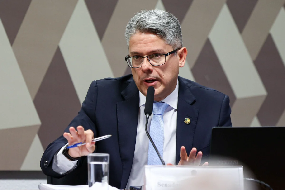 Assessor de Alessandro Vieira recebe R$ 540 mil para fazer lobby