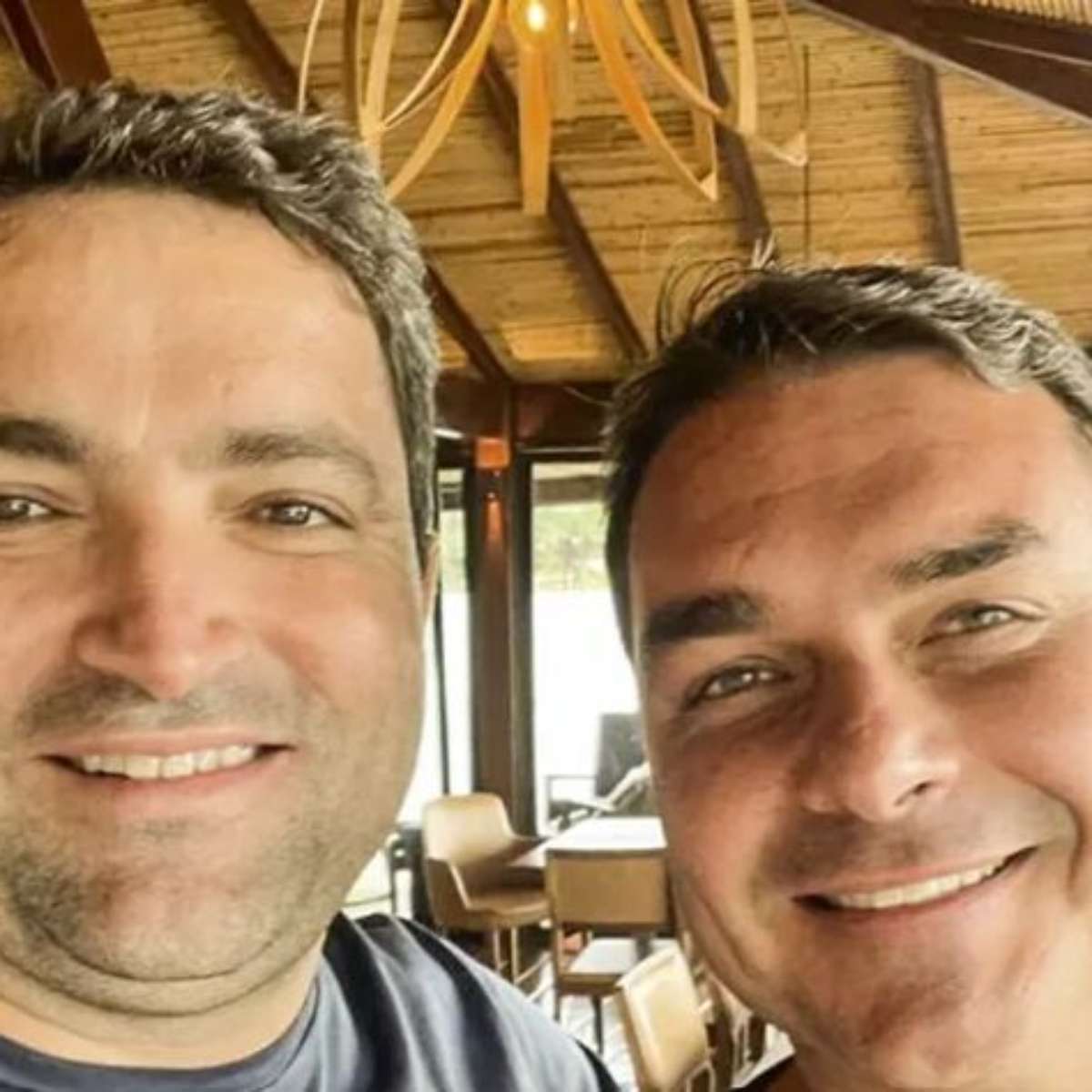 O que se sabe da relação de Flávio Bolsonaro e Willer Tomaz, e o que diz o candidato