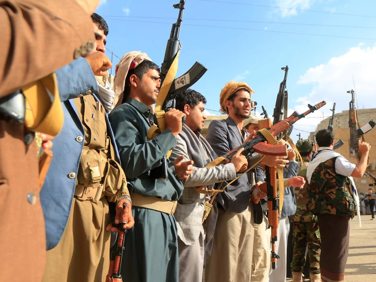 Iêmen faz 20 ataques aéreos contra Houthis, segundo um porta-voz