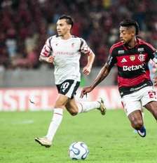 Times voltam a se enfrentar na competição depois de um ano – Foto: Gilvan de Souza/Flamengo - Legenda: Flamengo e Estudiantes medem forças por uma vaga na final da Libertadores / Jogada10