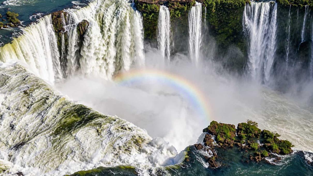 Por efectos de El Niño, el río Iguazú supera seis veces su caudal; cierran las cataratas