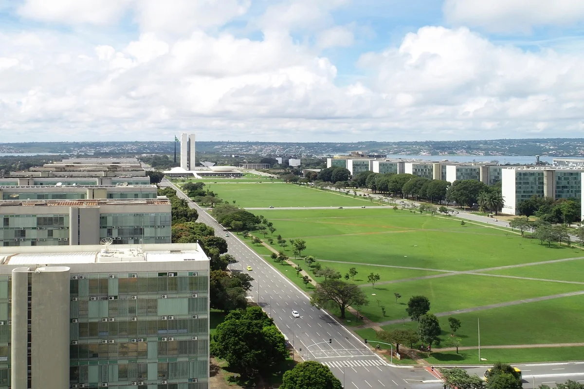 Foto colorida mostra imagem da Esplanada dos Ministérios, em Brasília (DF) - Metrópoles / Servidores Públicos